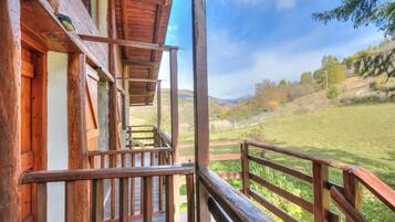 Standard Apartment, 1 Bedroom, Mountainside (Romito Lodge Apartment Mountain) | Balcony