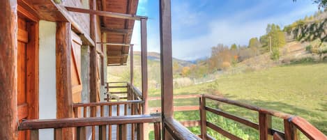 Standard Apartment, Multiple Bedrooms, Mountainside (Romito Lodge Apartment Mountain) | Balcony