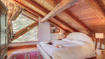 Standard Apartment, 1 Bedroom, Mountainside (Romito Lodge Apartment Mountain) | 1 bedroom, iron/ironing board, WiFi, bed sheets