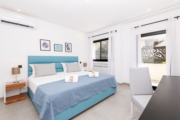 2 bedrooms, iron/ironing board, free WiFi, bed sheets