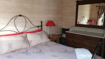 2 Schlafzimmer, Bügeleisen/Bügelbrett, Reisekinderbett, kostenloses WLAN