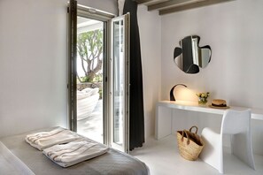 4 habitaciones, tabla de planchar con plancha y cunas gratuitas