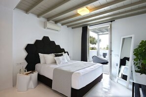 4 bedrooms, iron/ironing board, free cots/infant beds, free WiFi - Villa Dafni 4BD with Pool in Kalafatis (Mykonos)