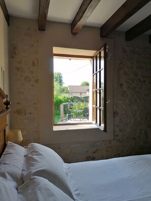 2 soverom, strykejern/-brett, reiseseng for barn og wi-fi (inkludert)