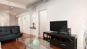 Apartamento, 2 quartos | Área de estar | Smart TV, serviços de streaming