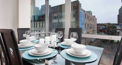 Pet Friendly 2 Bedroom And Apartment Near Rittenhouse Apts by RedAwning