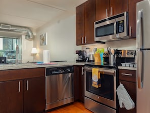 Apartment, 2 Bedrooms | Private kitchen
