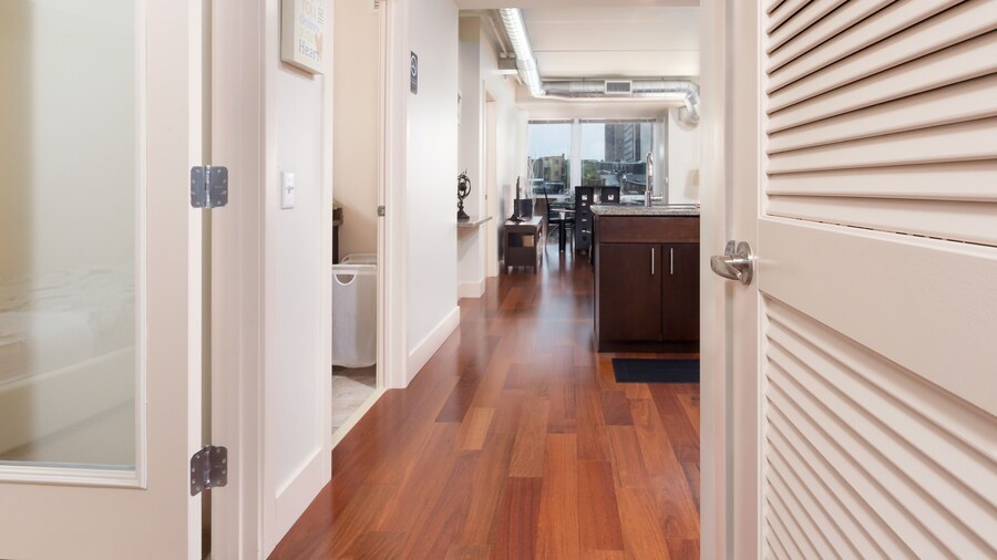 Cozy Fully Furnished 2 Bedroom Apartment Apts by RedAwning