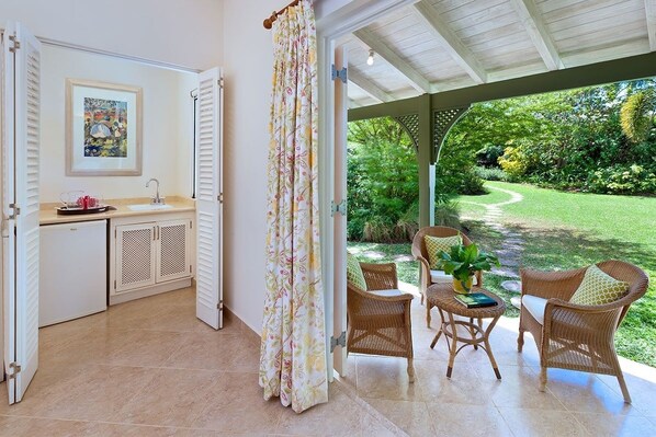 Villa, 5 Bedrooms | Terrace/patio