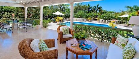Villa, 4 Schlafzimmer | Speisen im Freien