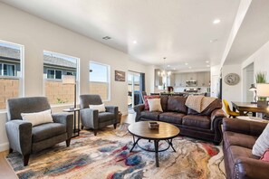 House, 4 Bedrooms | Interior - Flip Flop Therapy 4 Bedroom Home (Washington)