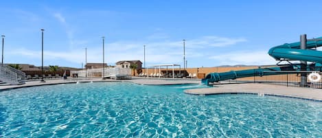 House, 4 Bedrooms | Pool