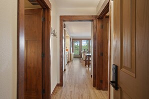 Interior - Seventh Mountain 1123 3 Bedroom Condo by RedAwning (Bend)