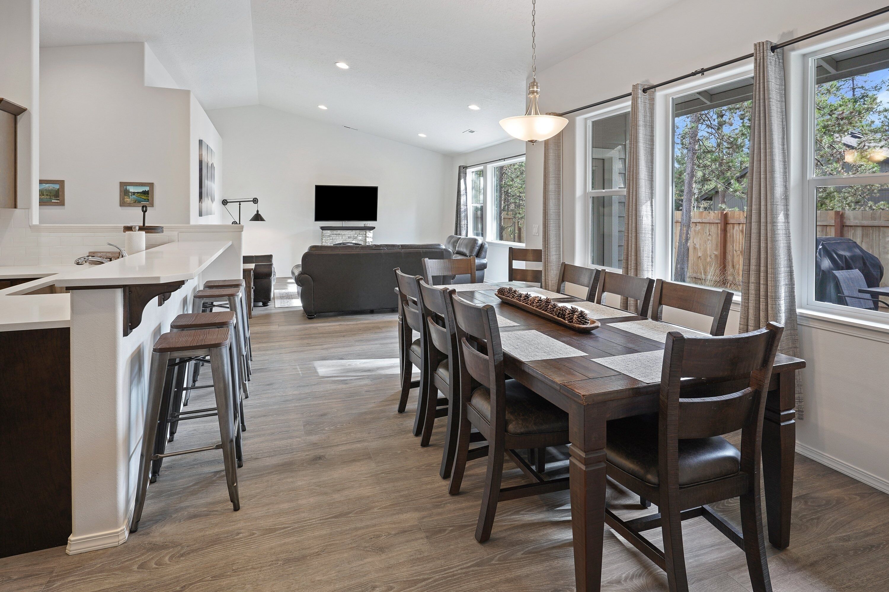 House, 4 Bedrooms | Dining