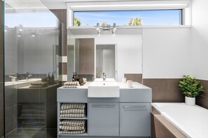Shower, towels