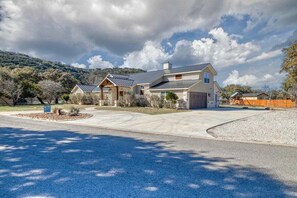 Exterior - Whiskey Rio @ Frio Premier Rental Homes (Concan)