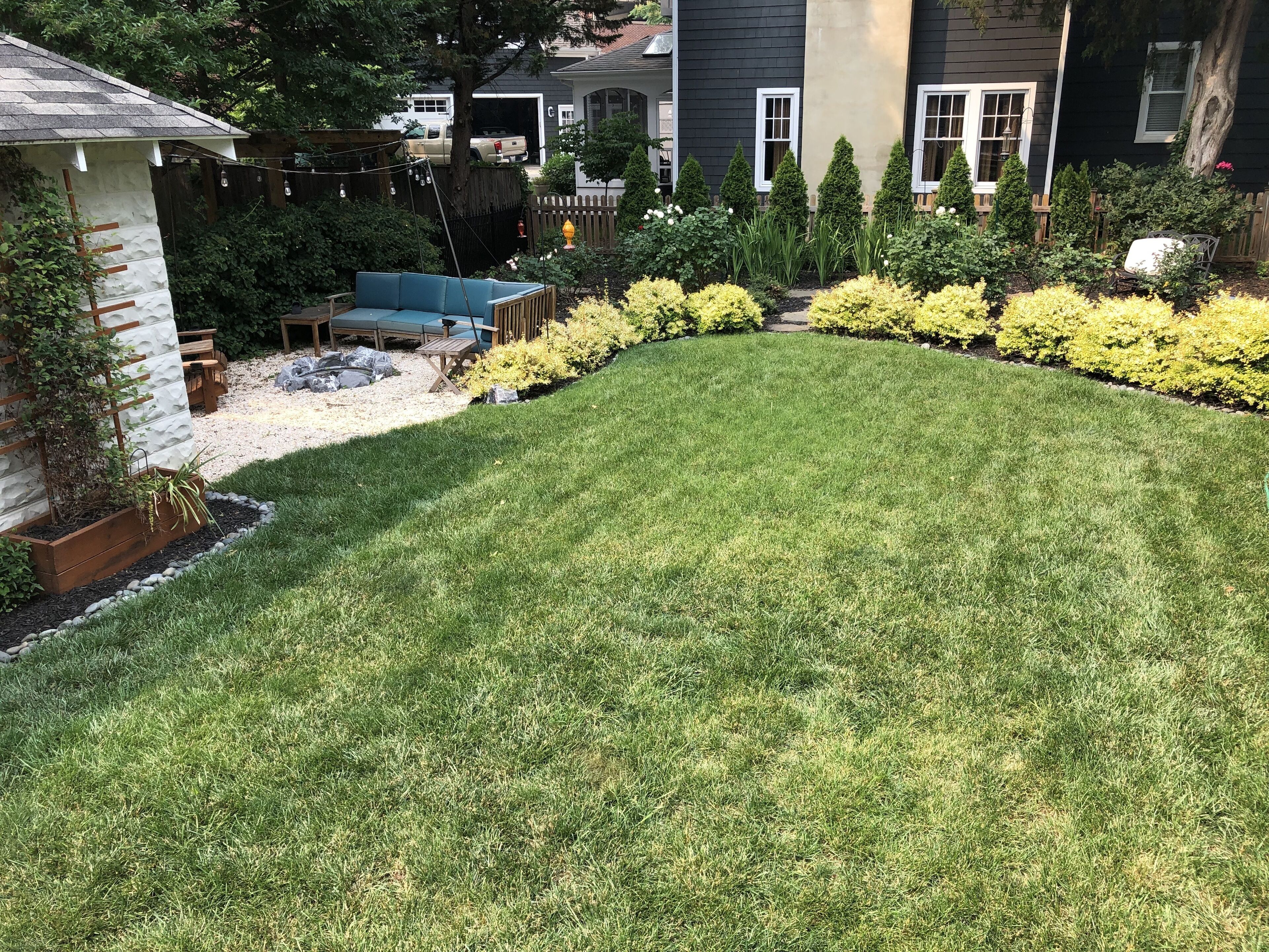 Marvelous Home with Backyard Living Room in Murray Hill
