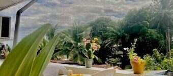 Entire 2BR 2BA Apt near Beach

