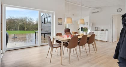 Amazing home in Spøttrup with WiFi