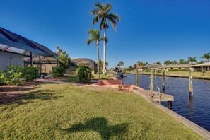 Interior - Screened Lanai w/ TV: Waterfront Cape Coral Home! (Cape Coral)