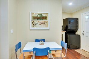 Interior - The Hammock Cottage w/ Fire Pit < 1 Mi to Beach! (Palm Coast)