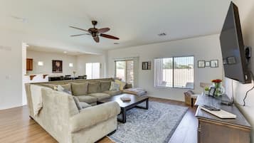 House (3 Bedrooms) | Interior