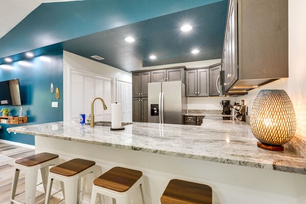 電子レンジ、オーブン、コンロ、食器洗い機