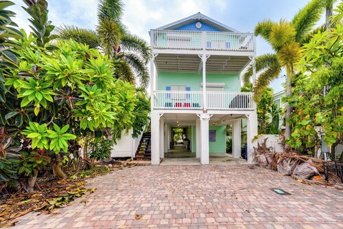 Waterfront Key West Oasis w/ Float Dock!