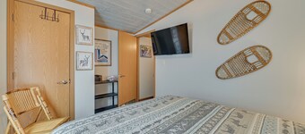 Northville Cabin With Fire Pit, 4 Mi to Boat Ramp!