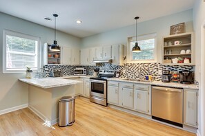 House (3 Bedrooms) | Interior - Beachy Wilmington Home: 6 Mi to Riverwalk + Dtwn! (Wilmington)