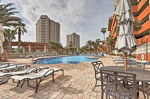 Apartment (2 Bedrooms) | Interior - Pensacola Beach Retreat w/ Direct Beach Access! (Pensacola Beach)