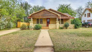 House (2 Bedrooms) | Front of property