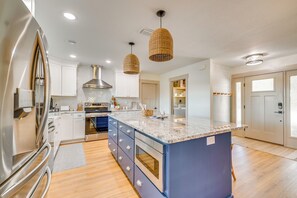 House (3 Bedrooms) | Interior - Lakefront Inverness Getaway w/ Kayaks & Bikes! (Inverness)