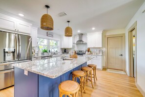 House (3 Bedrooms) | Interior - Lakefront Inverness Getaway w/ Kayaks & Bikes! (Inverness)