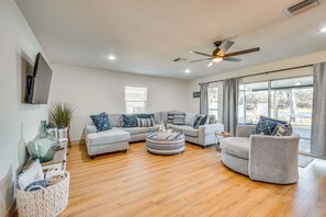 House (3 Bedrooms) | Interior - Lakefront Inverness Getaway w/ Kayaks & Bikes! (Inverness)