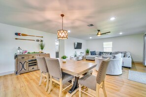 House (3 Bedrooms) | Interior - Lakefront Inverness Getaway w/ Kayaks & Bikes! (Inverness)