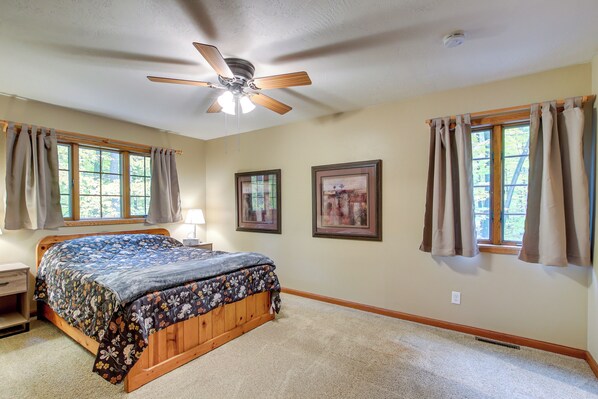 House (4 Bedrooms) | Interior