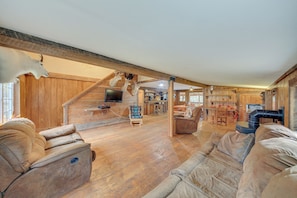House (4 Bedrooms) | Interior
