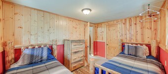 'the Lodge' in Trout Creek < 1 Mile to Reservoir!