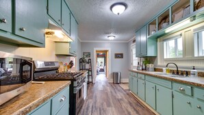 Unclassified image, 4 of 24, button - Cotter Home With Gas Grill: Walk to White River! (Cotter)
