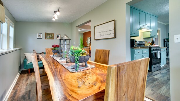 Unclassified image, 1 of 24, button - Cotter Home With Gas Grill: Walk to White River! (Cotter)