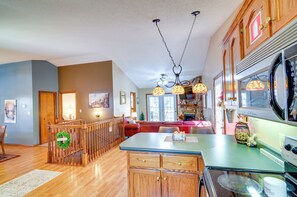 House (3 Bedrooms) | Interior