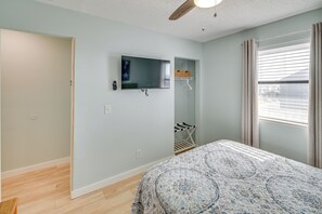 Apartment (2 Bedrooms) | Interior - Murrells Inlet Condo w/ Balcony & Pool: Near Pier! (Murrells Inlet)