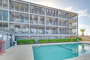 Apartment (2 Bedrooms) | Interior - Murrells Inlet Condo w/ Balcony & Pool: Near Pier! (Murrells Inlet)