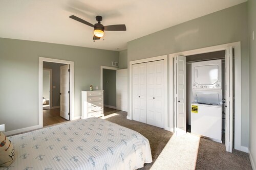 Views of Lewis & Clark Lake - Modern Apt w/ Deck