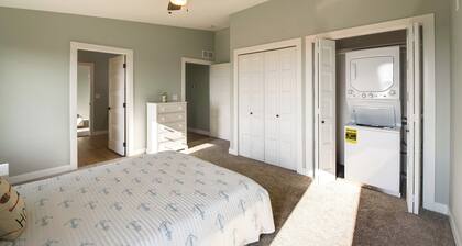 Views of Lewis & Clark Lake - Modern Apt w/ Deck