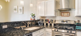 Cozy Tucson Getaway w/ Hot Tub: 4 Mi to Casino