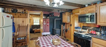 Peaceful Oakfield Cabin on Mattawamkeag River!