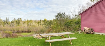 Peaceful Oakfield Cabin on Mattawamkeag River!