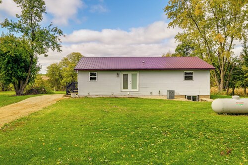 Charming Rockland Retreat w/ Deck & Grill!